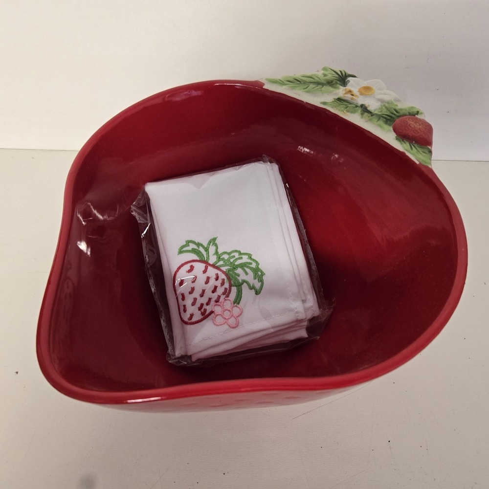 Temptations Tara 2 Qt Red Figural Strawberry Bowl 855456 w/ Embroidered‎ Napkin